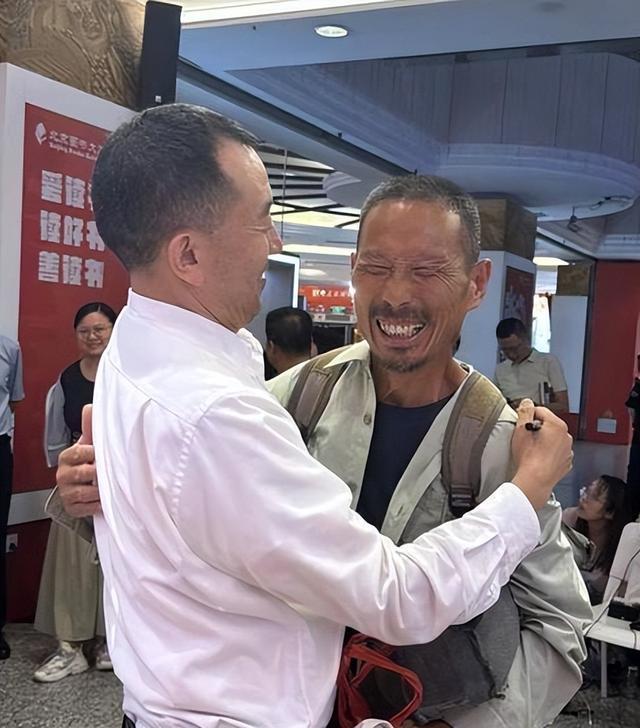 族事业”曝光妻子追随儿子成关键人物pg电