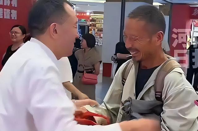 族事业”曝光妻子追随儿子成关键人物pg电子中国辞官南下！陈行甲“家(图5)